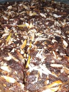 A picture of Khajoor ke burfi.