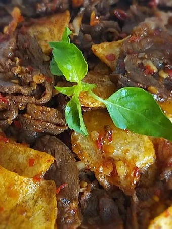 Langkah Mudah untuk Membuat Resep Beef slice kentang balado sereh yang Lezat Sekali