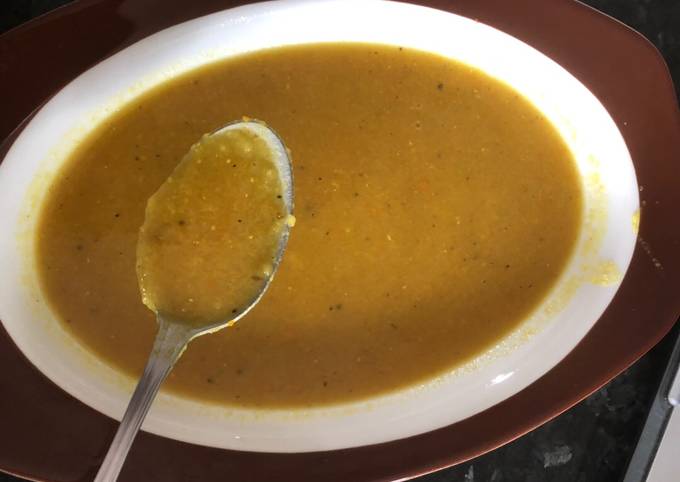 Split lentil soup شوربه عدس