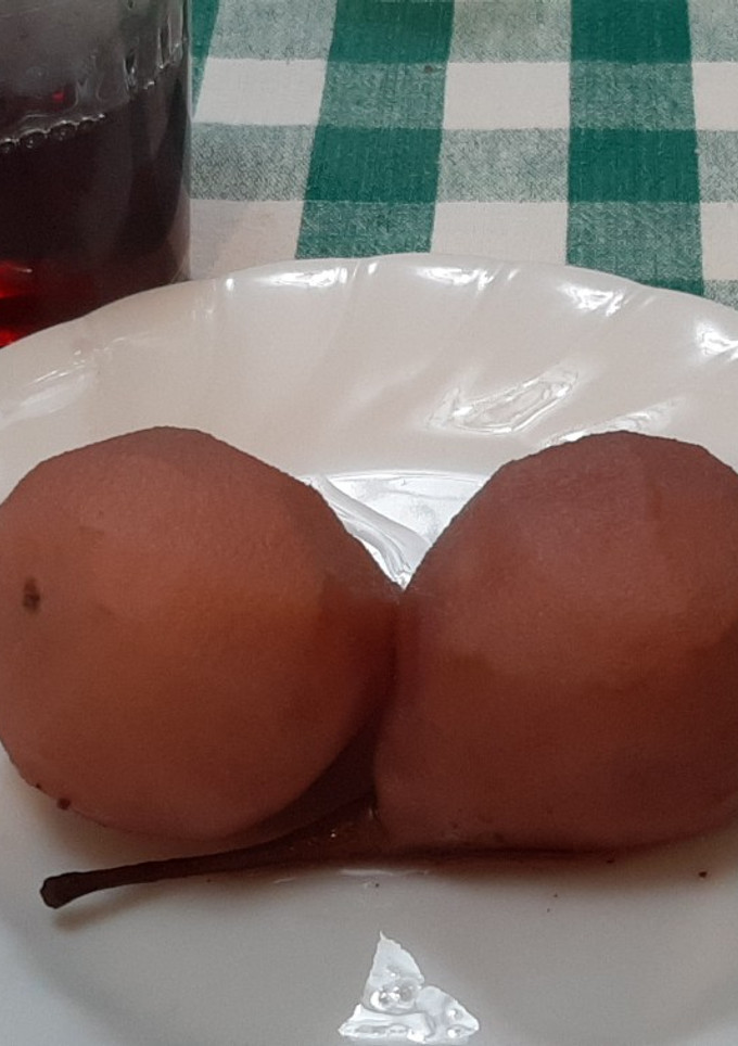 Una foto de Peras al vino