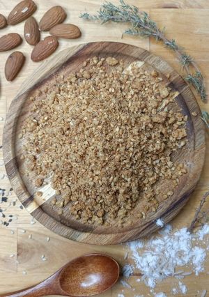 Une photo de 🌿 Crumble salé au sésame