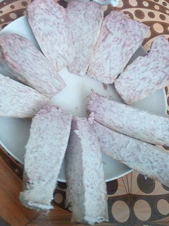A picture of Boiled Arrow root.