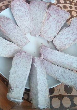 A picture of Boiled Arrow root.