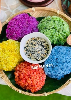 Hình của món Xôi Ngũ Sắc.