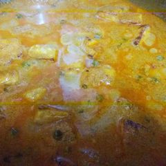 A picture of Matar paneer.