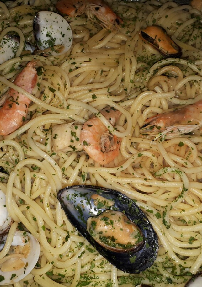 Una foto de Spaguetis a la marinera