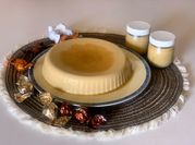 Una foto de flan de cafe sin leche