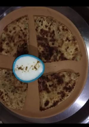 आलू पराठा (aloo paratha recipe in Hindi) रेसिपी मुख्य फोटो