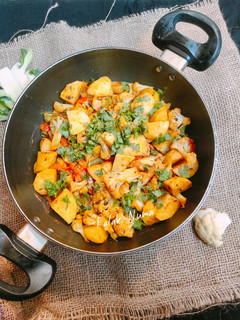 गोभी आलू की सूखी सब्जी (Gobi aloo ki sukhi sabzi recipe in Hindi) रेसिपी मुख्य फोटो