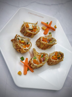 A picture of Veg Egg roll.