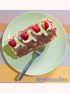 A picture of Vanilla roll cake.
