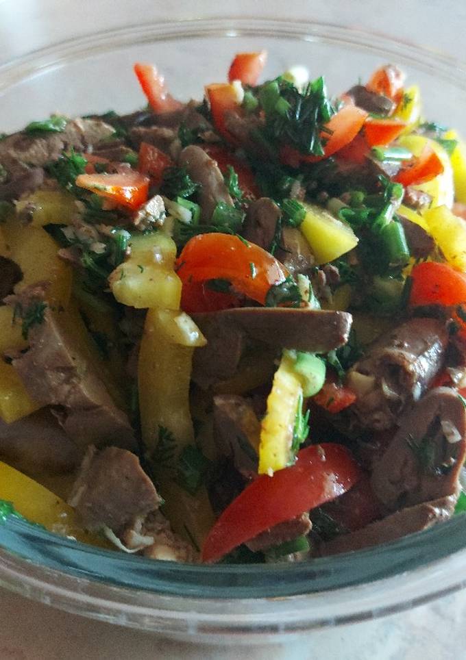 Салат з курячих сердечок
