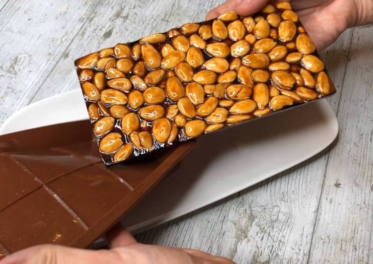 Turrón de Guirlache en Mambo