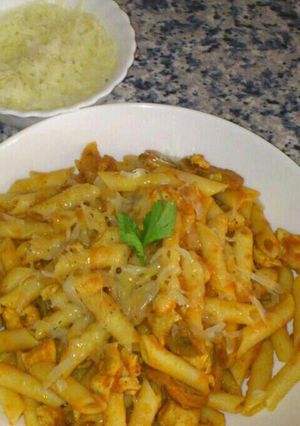 Foto principal de Macarrones boloñesa a mi manera con queso media curación rallado