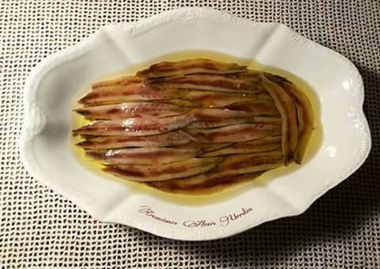 Anchoas en salazón y con hierbas aromáticas, con mi método de treinta días de curación