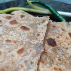 A picture of Spring Onion Paratha.