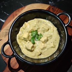 A picture of Broccoli sauce paneer.