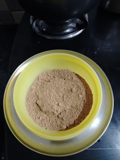 ஐங்காயப் பொடி(kayap podi recipe in tamil) செய்முறை முக்கிய புகைப்படம்
