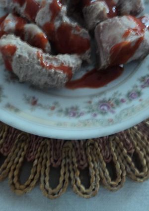 Una foto de Costillas de cerdo en salsa de jamaica y chile de árbol bien geras