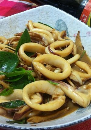 【四季甘霞色】~三杯花枝 的食譜成品照片