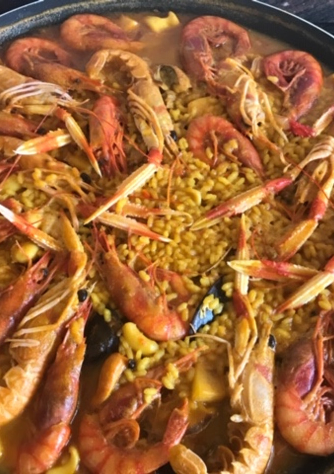 Una foto de Paella de marisco (para 4 personas)