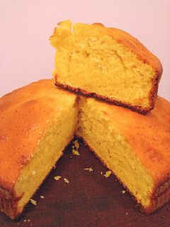 Una foto de Bizcochuelo de Naranja Súper Esponjoso y Fácil