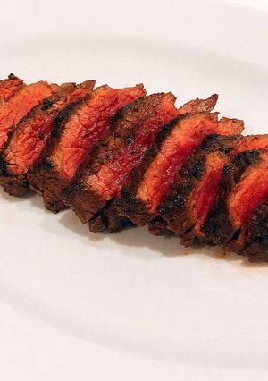 Hình của món California Steak (Medium-rare).