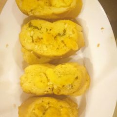 A picture of Cheesy bread.