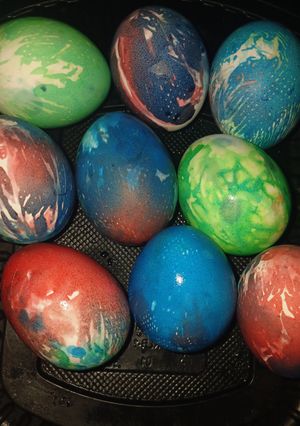 صورة لوصفة تلوين البيض بطريقة ممتعة وسهلة 😍🥚