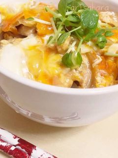 รูปของ โอยาโกะด้ง/ข้าวหน้าไก่ตุ๋น/ข้าวหน้าไก่ใส่ไข่(親子丼)