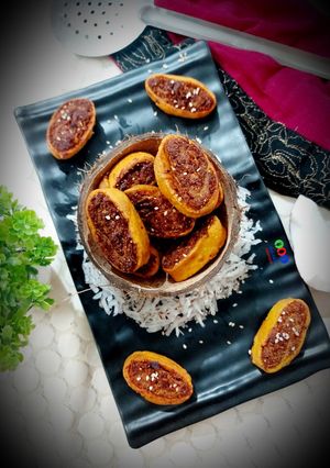 ભાખરવડી (Bhakharwadi Recipe In Gujarati) રેસીપી મુખ્ય ફોટો
