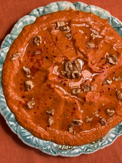 Una foto de Muhammara libanesa (mouhammara)