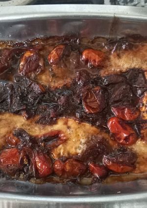 Una foto de Queso Brie con Salteado de Tomates en Salsa de Soya