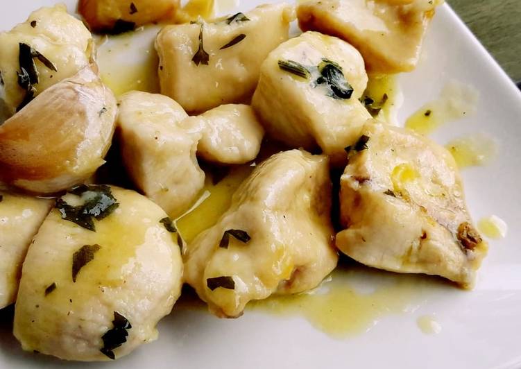 Pechuga de pollo al ajillo