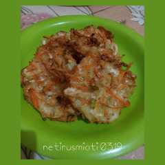 A picture of Bakwan sayur.