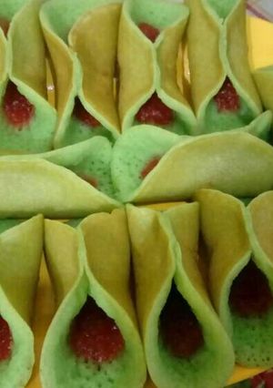 Foto resep Kue Pandan selai stroberry ala eviganii