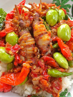 Foto resep Nasi Oseng Cumi Pedas