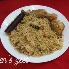 A picture of Chicken Bone-in Fried Rice.