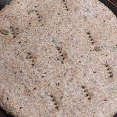 Una foto de Tortilla Integral con Semillas (sin polvos de hornear y con aceite vegetal)