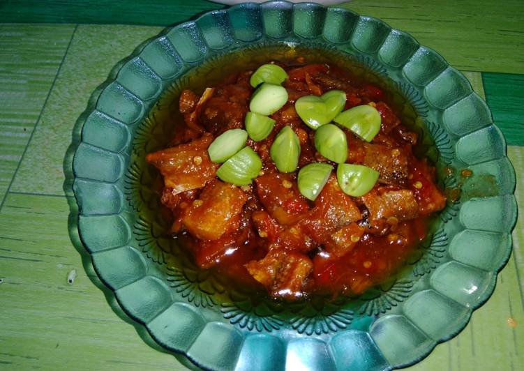 Sambel ikan asin pedas manis