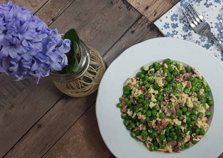 Revuelto de guisantes con jamón