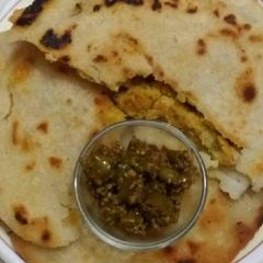 A picture of Stuffed rice paratha.