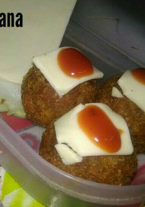 A picture of Leftover macro cheese balls.