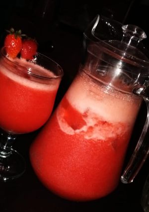 A picture of Strawberry drink 🍓🍓🍓🍓.