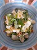 Ensalada de calabacín, pera, gorgonzola con miel y mostaza