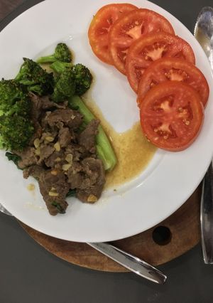 Hình của món Thịt bò xào súp lơ.