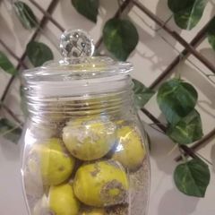A picture of Lemon pickle.