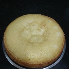 A picture of Vanilla Cake in Cooker.