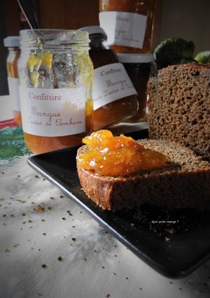 Une photo de Confiture de mangues parfumée au combava