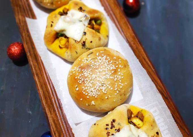 Veggi Zingy parcel and Curry buns